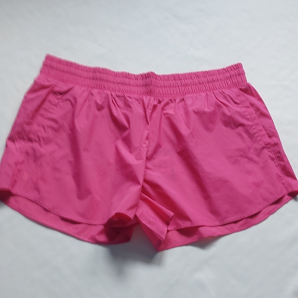 Under Armour Women's Vibrant Pink Athletic Shorts Size 2XL